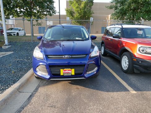 Used 2015 Ford Escape SE FWD image 2