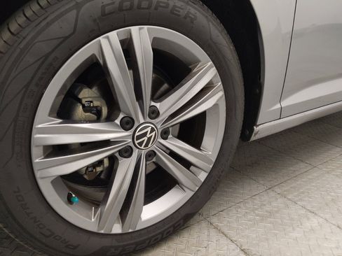 Used 2024 Volkswagen Jetta SE FWD image 31