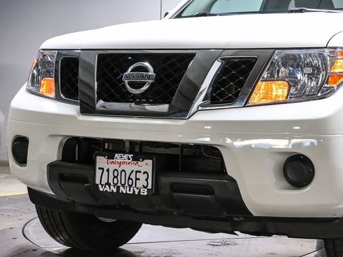 Used 2021 Nissan Frontier SV RWD image 8