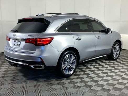 Used 2017 Acura MDX w/ Technology & Entertainment image 9