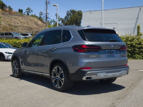 New 2026 BMW X5 xDrive40i w/ Parking Assistance Package AWD/4WD image 16