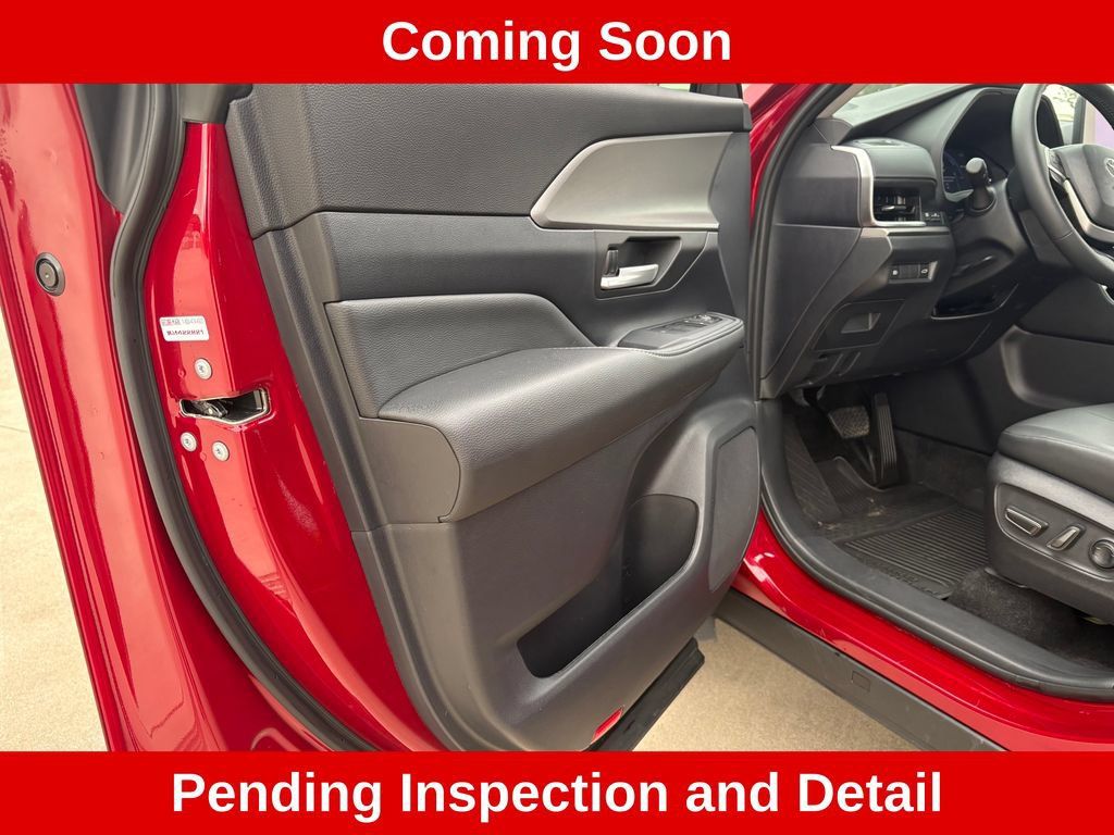 Used 2026 Toyota Grand Highlander AWD Hybrid image 33