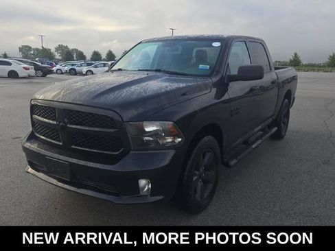 Used 2018 RAM 1500 Express w/ Black Ram 1500 Express Group AWD/4WD image 1