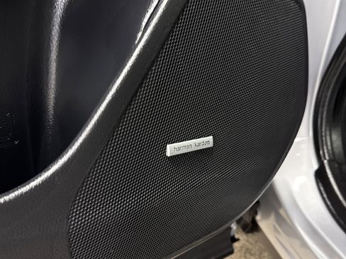 Used 2017 Subaru Forester 2.5i Touring w/ Popular Package #2 image 4