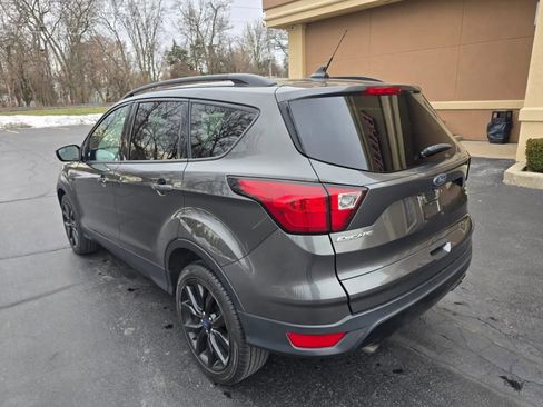 Used 2019 Ford Escape SE image 12