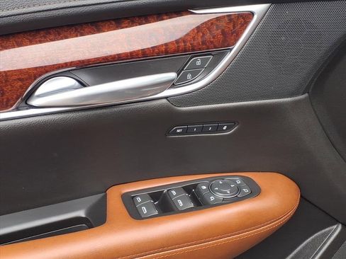 Used 2019 Cadillac XT5 Luxury image 4