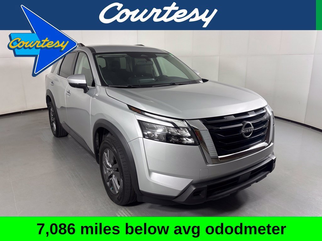 Used 2024 Nissan Pathfinder SV FWD image 1