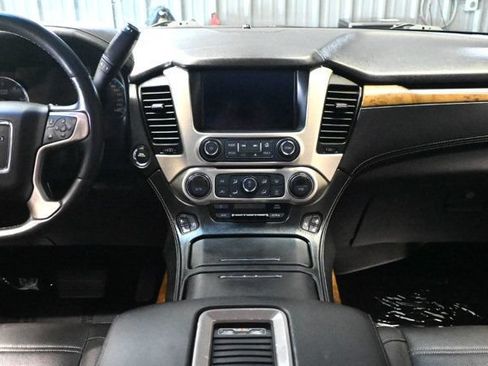 Used 2017 GMC Yukon Denali w/ Open Road Package AWD/4WD image 10