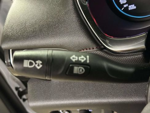 Used 2023 Chevrolet Traverse RS AWD/4WD image 36