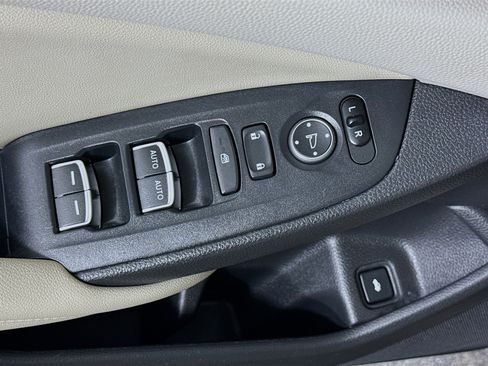 Used 2019 Honda Accord LX image 24