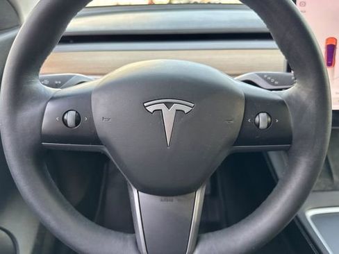 Used 2021 Tesla Model Y Long Range image 23