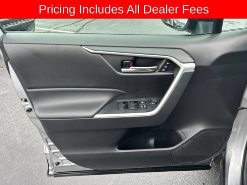Used 2021 Toyota RAV4 XLE Premium FWD image 3