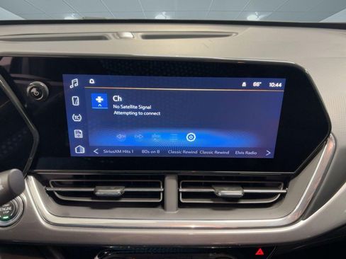 Used 2024 Chevrolet Trax ACTIV w/ Driver Confidence Package image 24