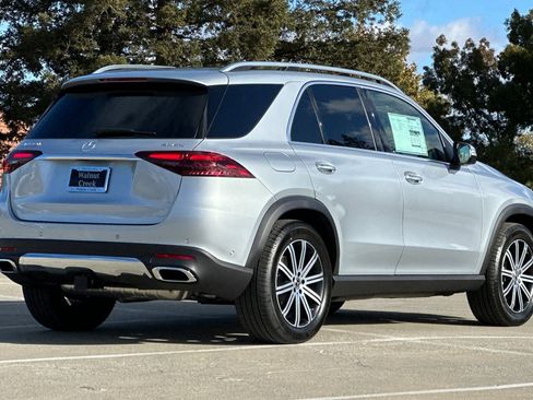 Used 2025 Mercedes-Benz GLE 350 4MATIC image 3
