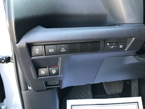 Certified 2025 Toyota Sienna XLE Woodland Edition AWD/4WD image 16