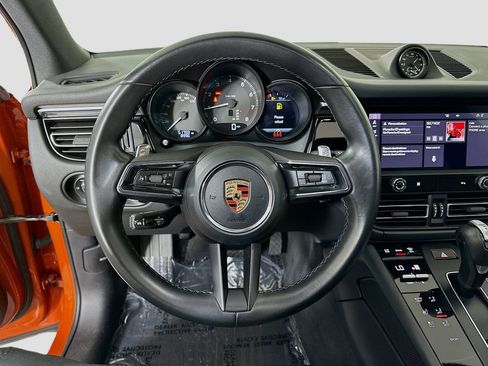Certified 2023 Porsche Macan AWD/4WD image 25