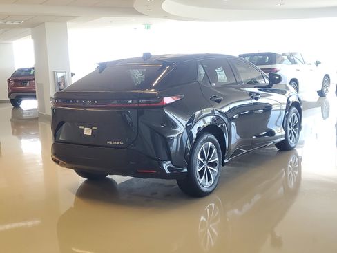 Used 2024 Lexus RZ 300e Premium w/ Cold Area Package FWD image 10