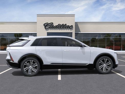 New 2026 Cadillac Lyriq Luxury AWD/4WD image 5