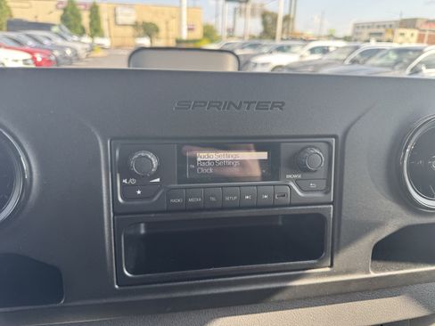 Used 2025 Mercedes-Benz Sprinter 2500 image 25