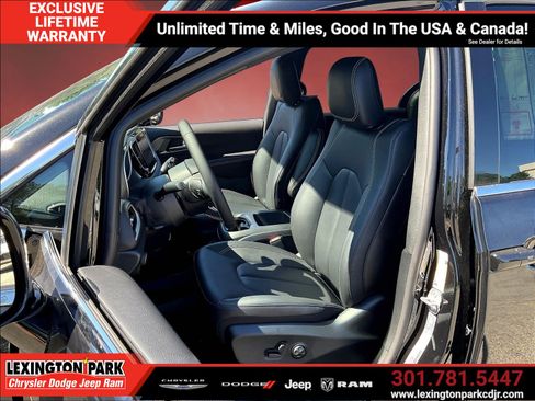 New 2026 Chrysler Voyager LX FWD image 9