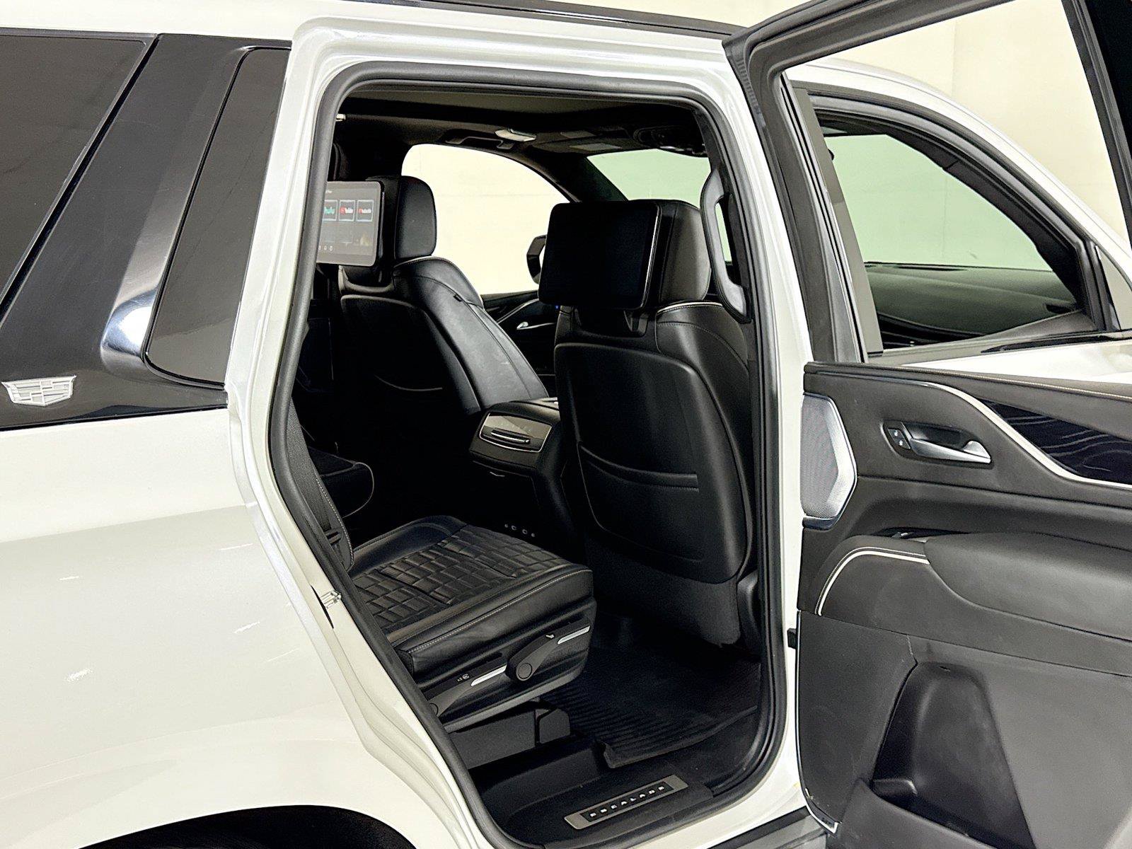 Used 2024 Cadillac Escalade V w/ LPO, ONYX Package AWD/4WD image 32