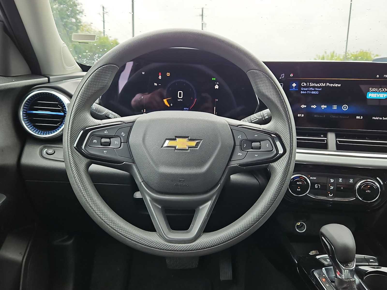 Used 2025 Chevrolet Trax LT FWD image 14