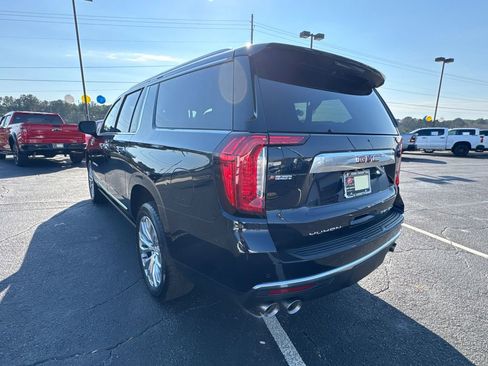 Used 2023 GMC Yukon XL Denali image 8