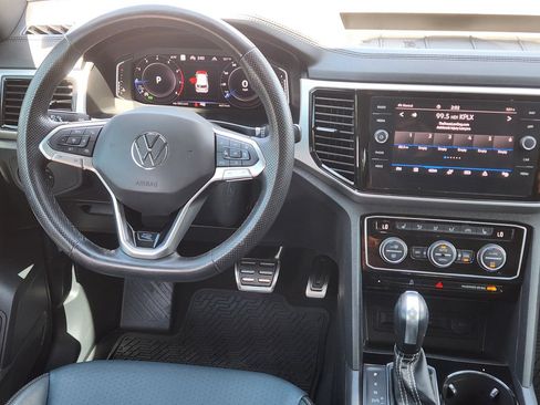 Used 2022 Volkswagen Atlas Cross Sport SEL R-Line AWD/4WD image 10