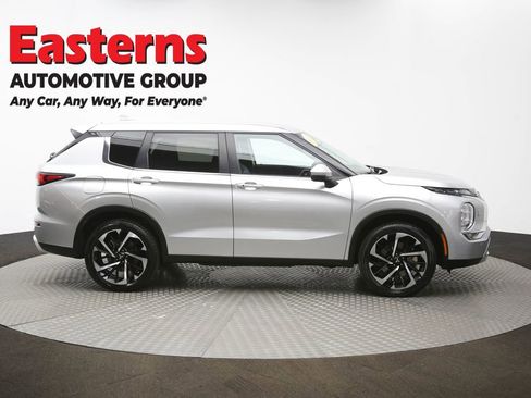 Used 2024 Mitsubishi Outlander SE image 44