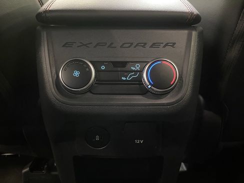 Used 2025 Ford Explorer ST-Line w/ ST-Line Street Pack image 21