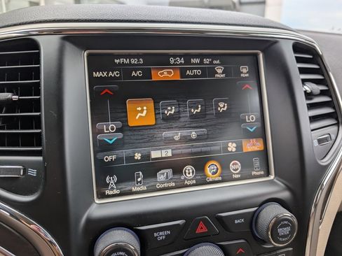 Used 2015 Jeep Grand Cherokee Limited image 24