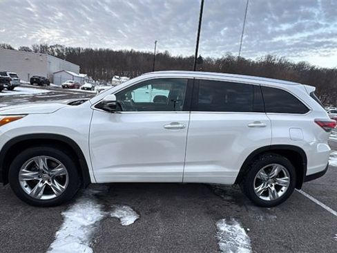 Used 2015 Toyota Highlander Limited image 2