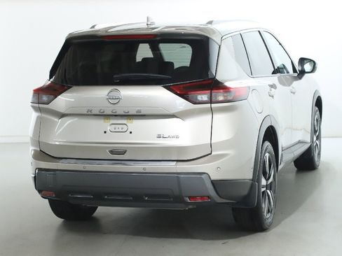 Certified 2024 Nissan Rogue SL image 47