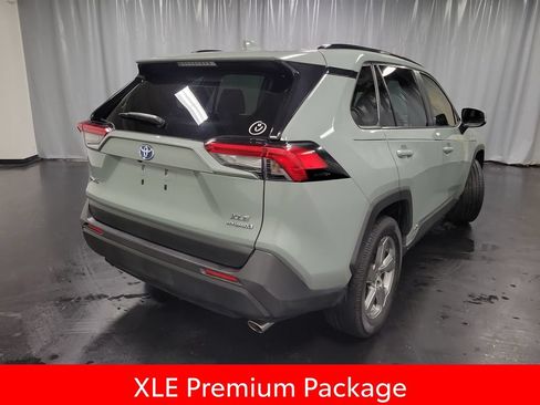 Used 2021 Toyota RAV4 XLE Premium AWD/4WD image 8