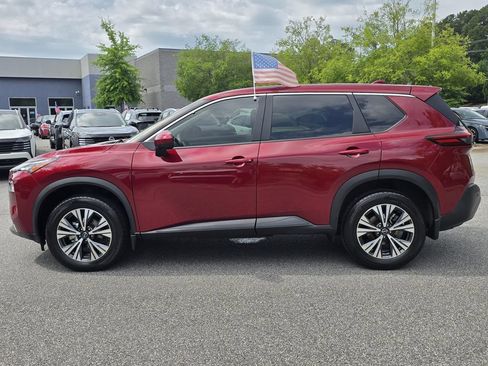Used 2023 Nissan Rogue SV FWD image 2