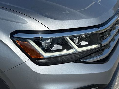 Used 2022 Volkswagen Atlas Cross Sport SEL R-Line image 10