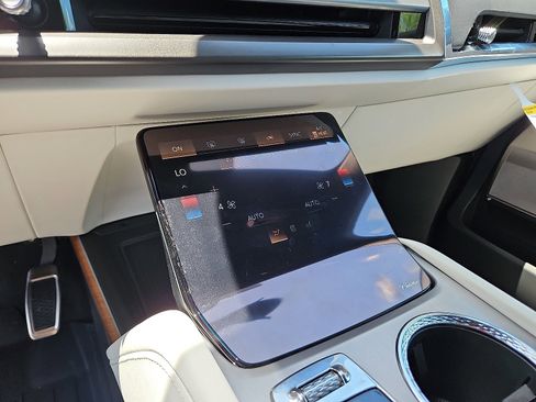 New 2026 Cadillac Vistiq Sport w/ LPO, Floor Liner Package image 20