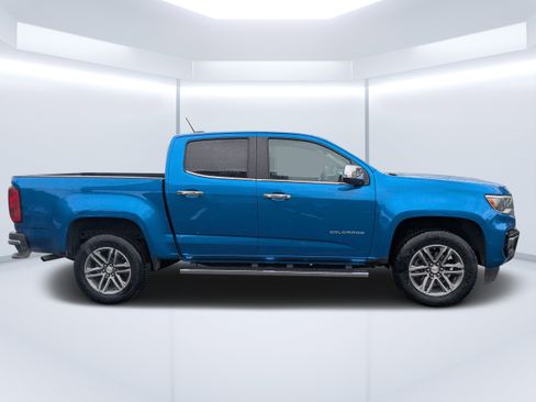 Used 2022 Chevrolet Colorado LT w/ LT Convenience Package image 4