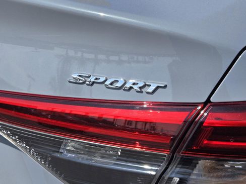 Used 2022 Honda Civic Sport image 32