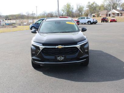 Used 2025 Chevrolet Trax LT
