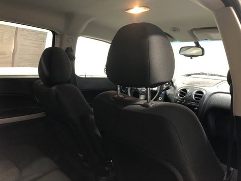 Used 2009 Chevrolet HHR LS image 11