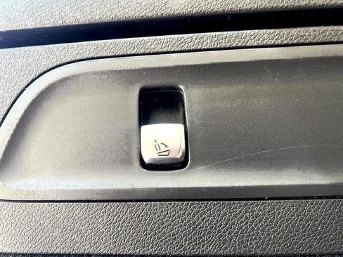 Used 2020 Mercedes-Benz GLC 300 4MATIC image 21