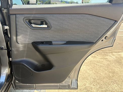 Certified 2023 Nissan Rogue SV image 31