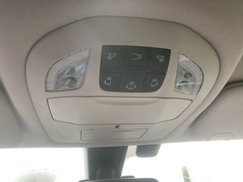 Used 2017 Chrysler Pacifica Touring-L image 22