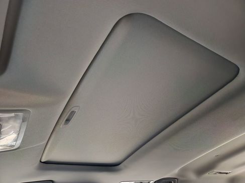 Used 2019 Toyota Highlander XLE image 44