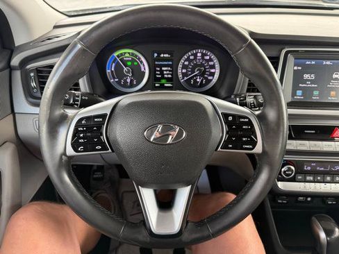 Used 2019 Hyundai Sonata SE FWD image 17