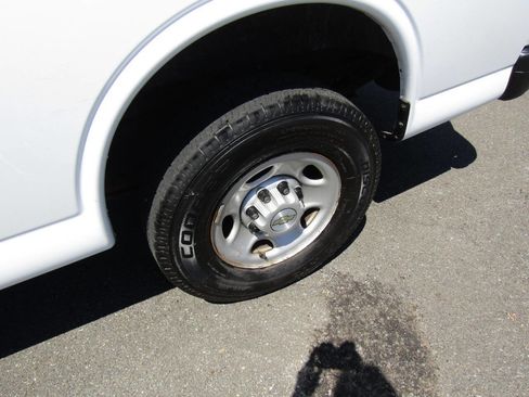 Used 2021 Chevrolet Express 2500 w/ Driver Convenience Package RWD image 26