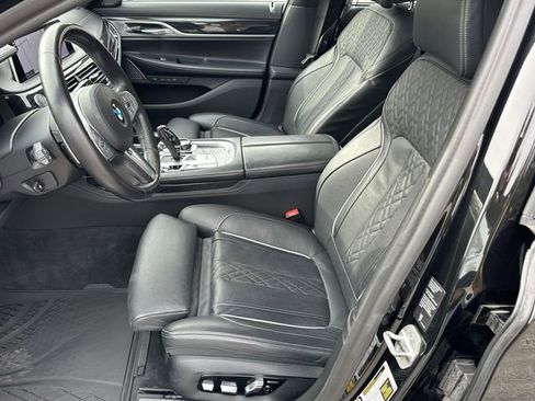 Used 2022 BMW 750i xDrive w/ Executive Package image 26
