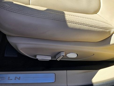 Used 2014 Lincoln MKZ w/ Equipment Group 102A Reserve FWD image 29