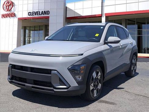 Used 2024 Hyundai Kona SEL w/ Convenience Package FWD image 5